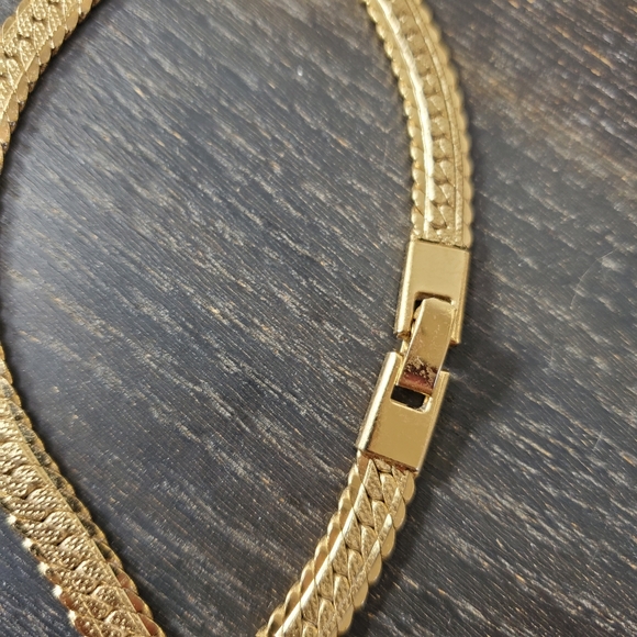 Vintage Gold tone heringbone thick chain necklace - Picture 2 of 8